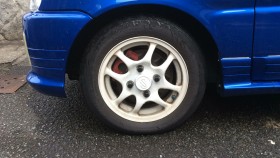 タイヤホイール前