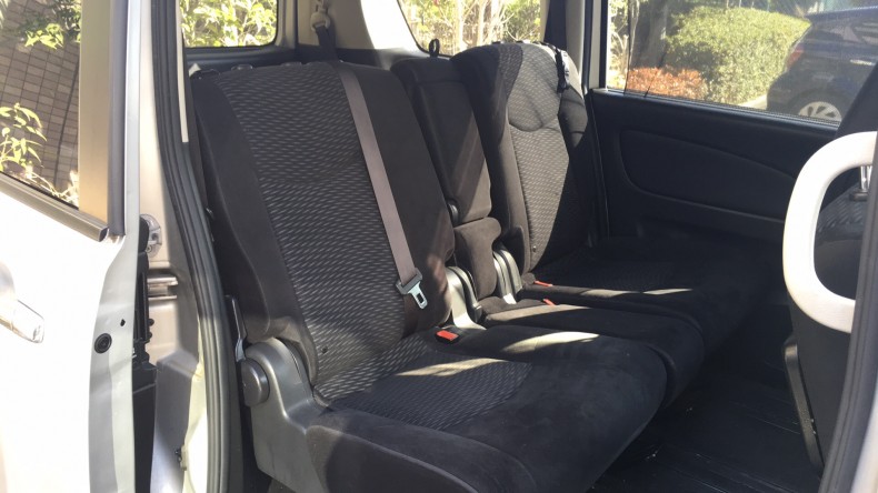 内装後方シート