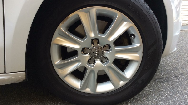 タイヤホイール前