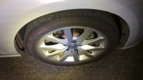 タイヤホイール前