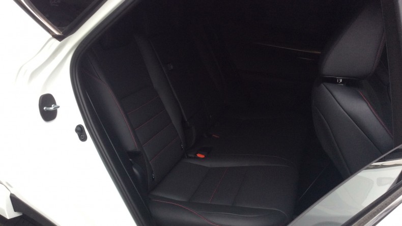 内装後方シート