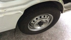 タイヤホイール前