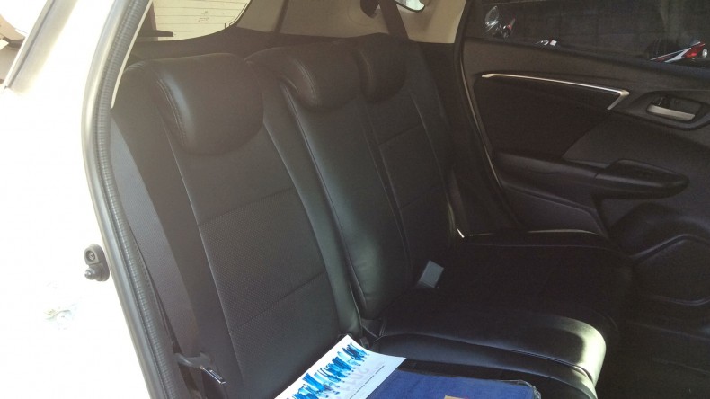 内装後方シート