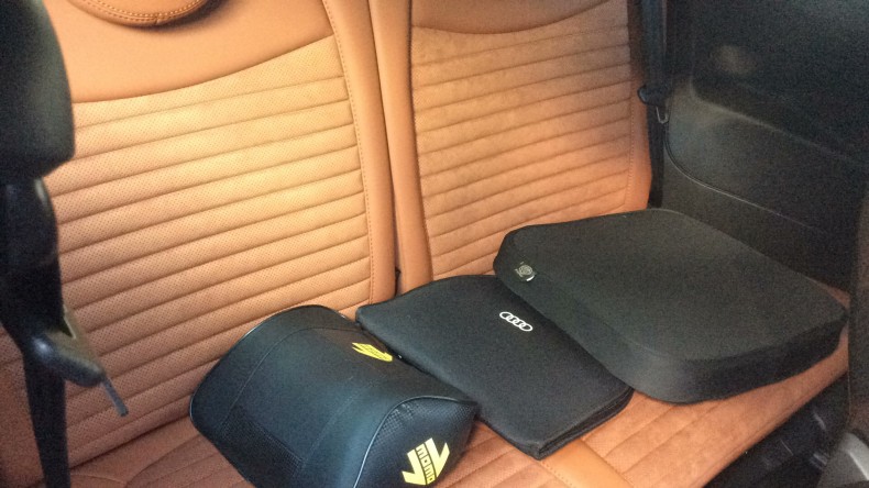 内装後方シート