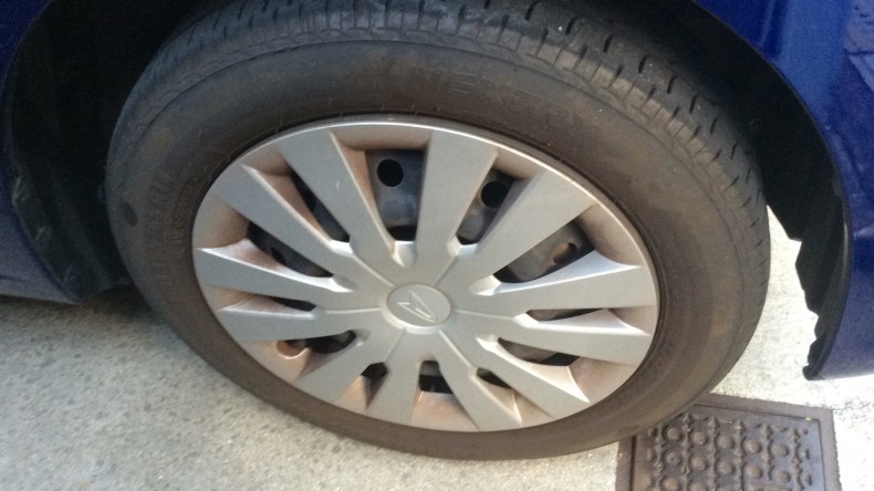 タイヤホイール前