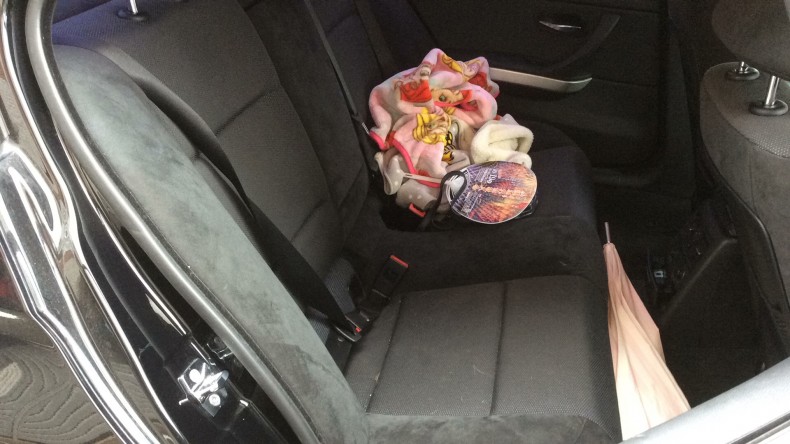 内装後方シート