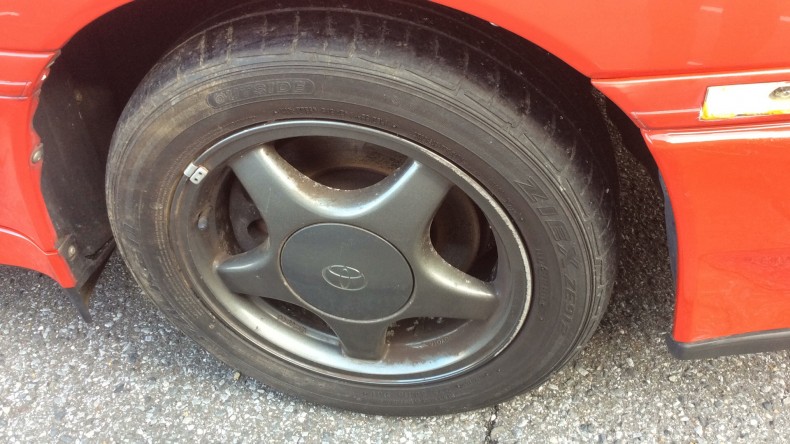 タイヤホイール前