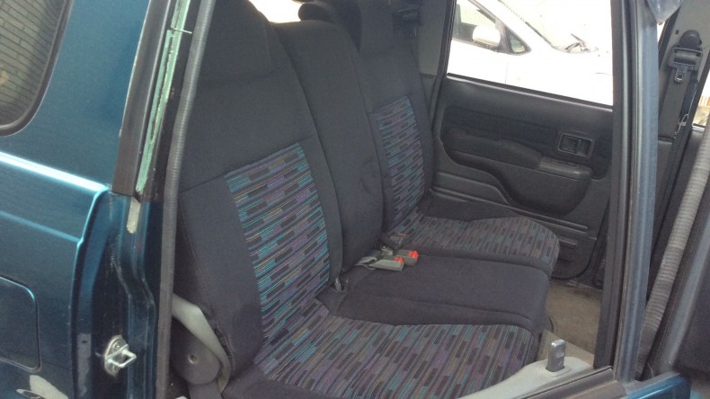 内装後方シート