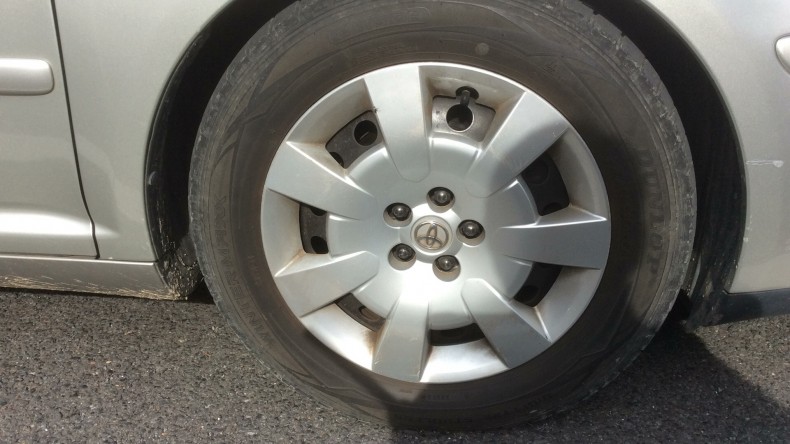 タイヤホイール前