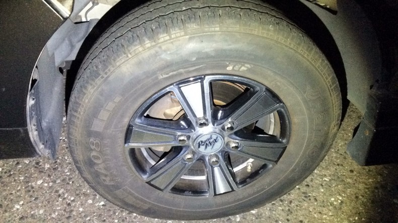 タイヤホイール前