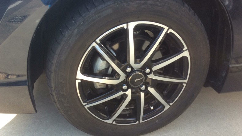 タイヤホイール前