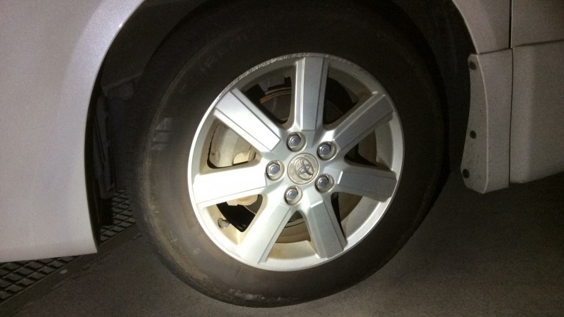 タイヤホイール前