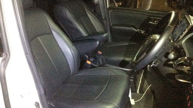 内装前方シート