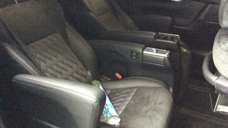 内装後方シート