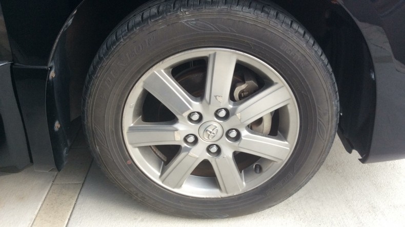 タイヤホイール前