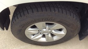 タイヤホイール前