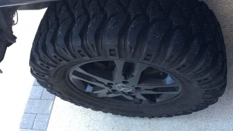 タイヤホイール前