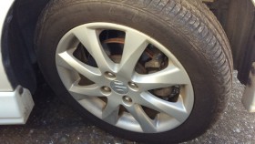 タイヤホイール前