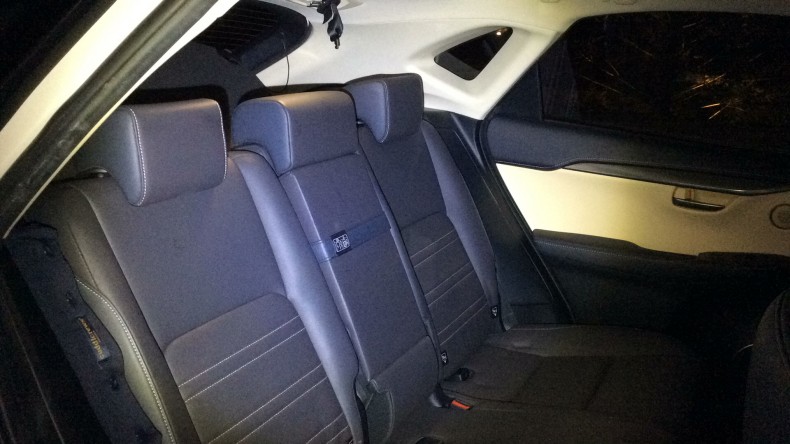 内装後方シート