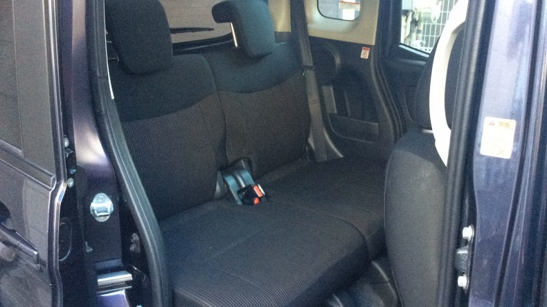 内装後方シート