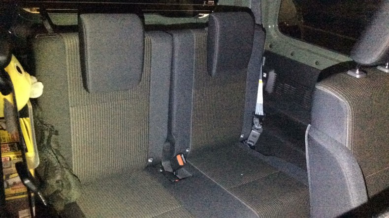 内装後方シート