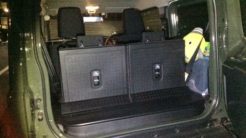 内装トランク