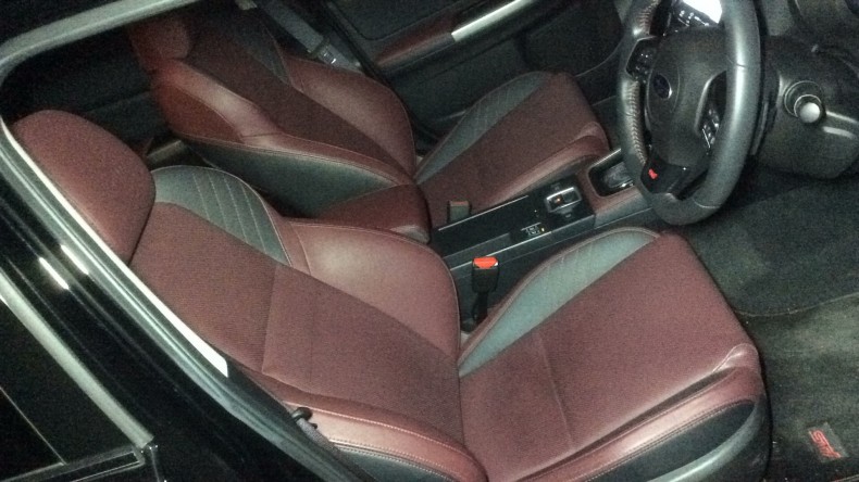 内装前方シート