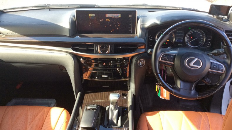 内装インパネ全体