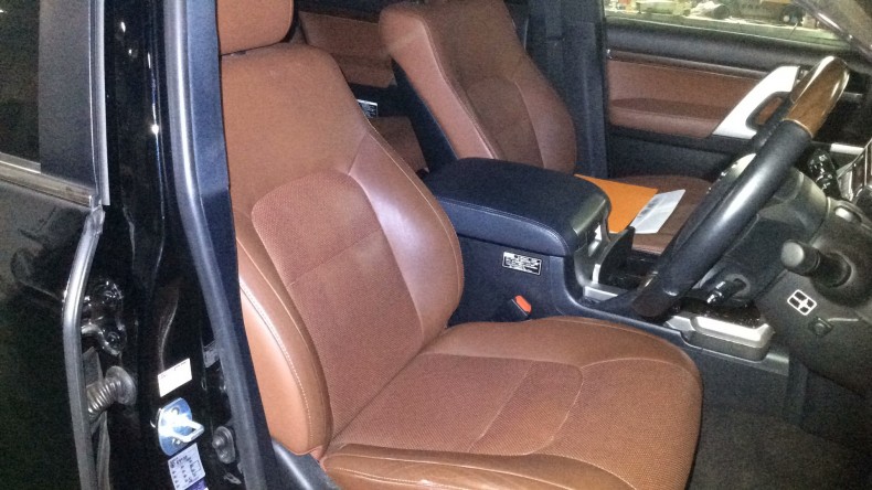 内装前方シート