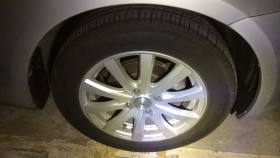 タイヤホイール前