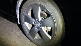 タイヤホイール前