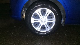 タイヤホイール前