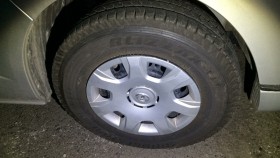 タイヤホイール前