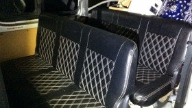 内装後方シート