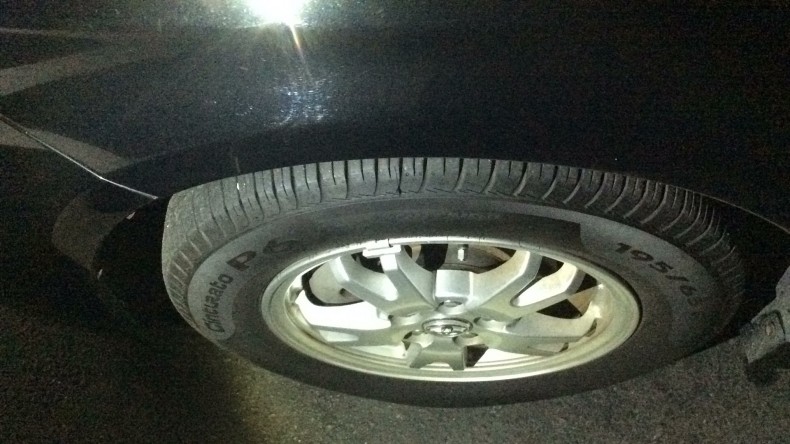 タイヤホイール前