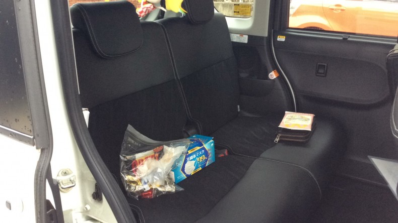 内装後方シート