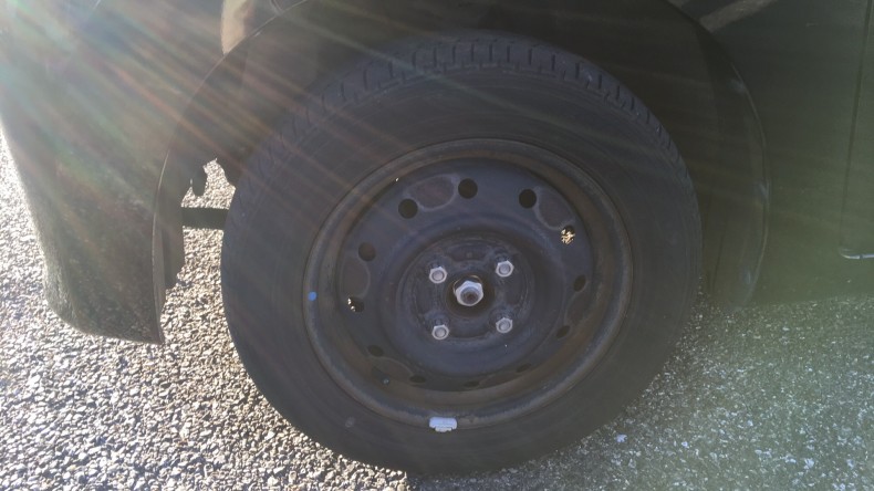 タイヤホイール前