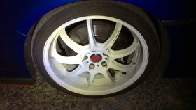 タイヤホイール前