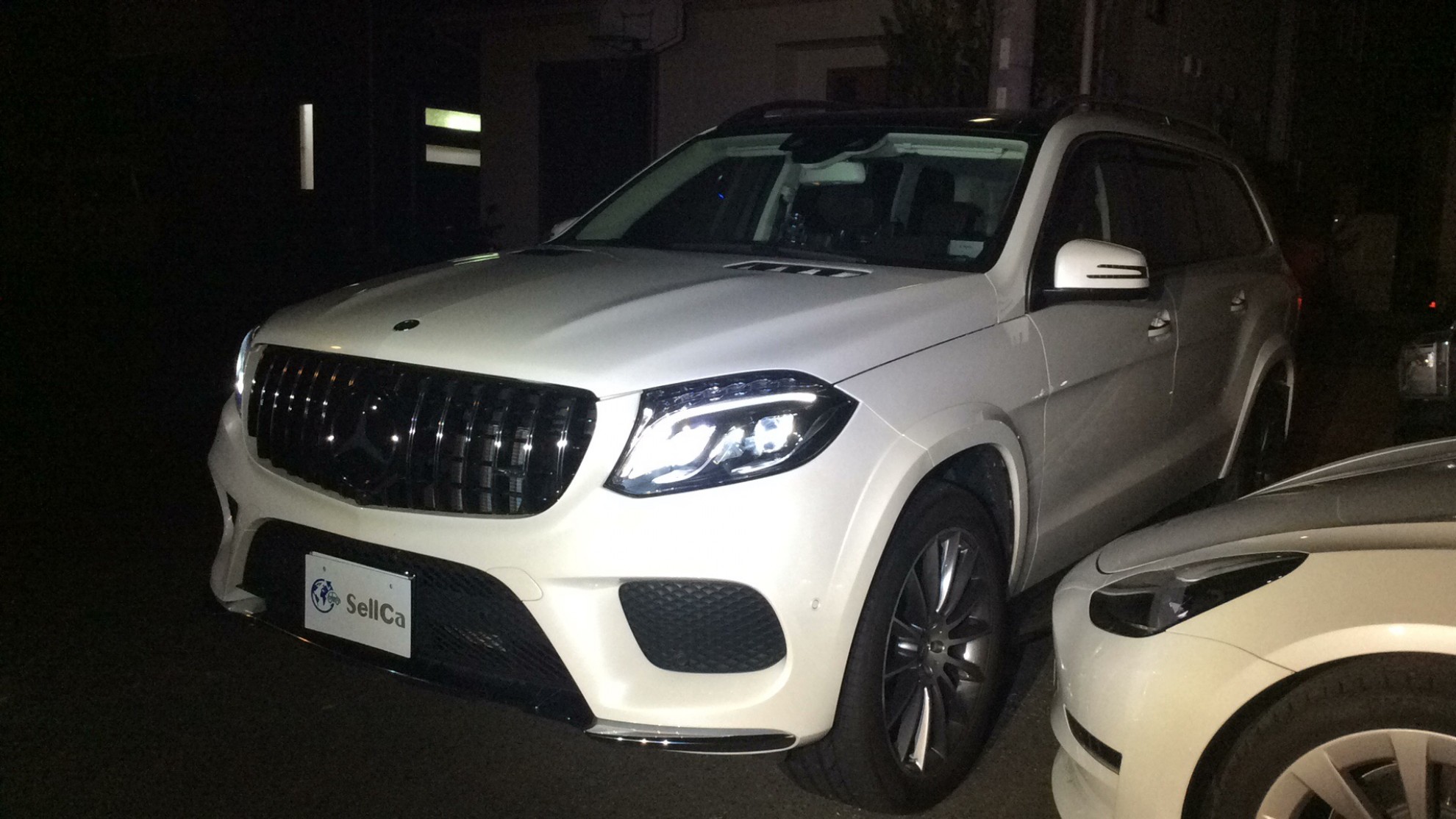 メルセデス・ベンツ　ＧＬＳの車種サムネイル画像