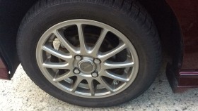 タイヤホイール前