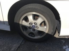 タイヤホイール前