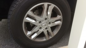 タイヤホイール前