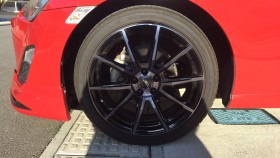 タイヤホイール前