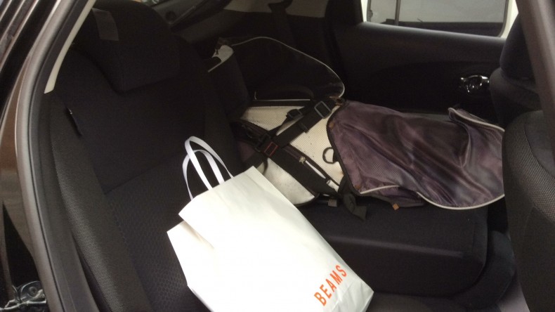 内装後方シート