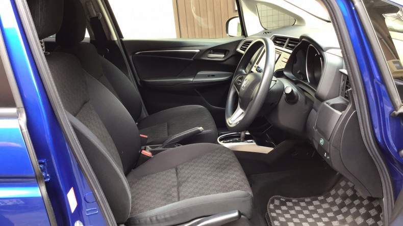 内装前方シート