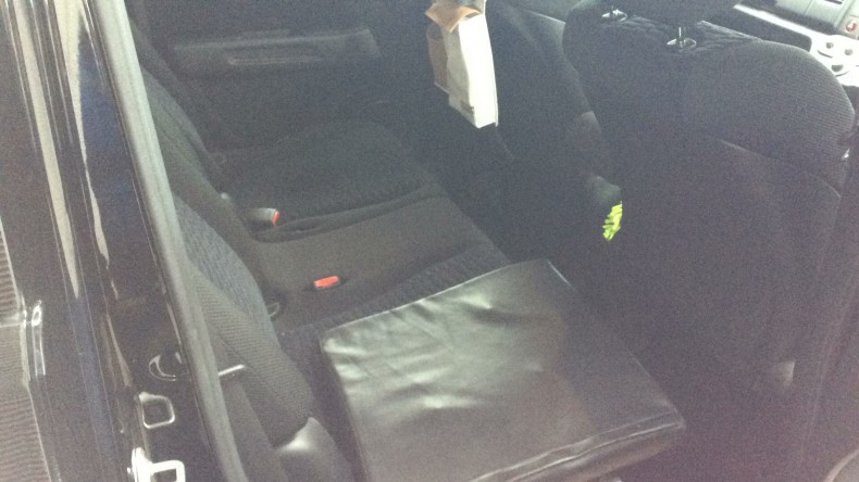 内装後方シート