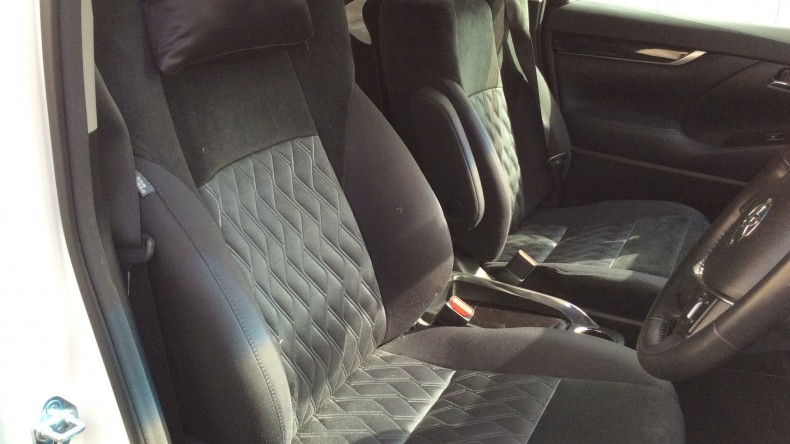 内装前方シート