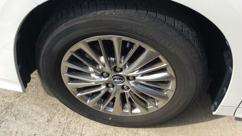 タイヤホイール前