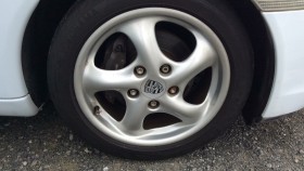 タイヤホイール前