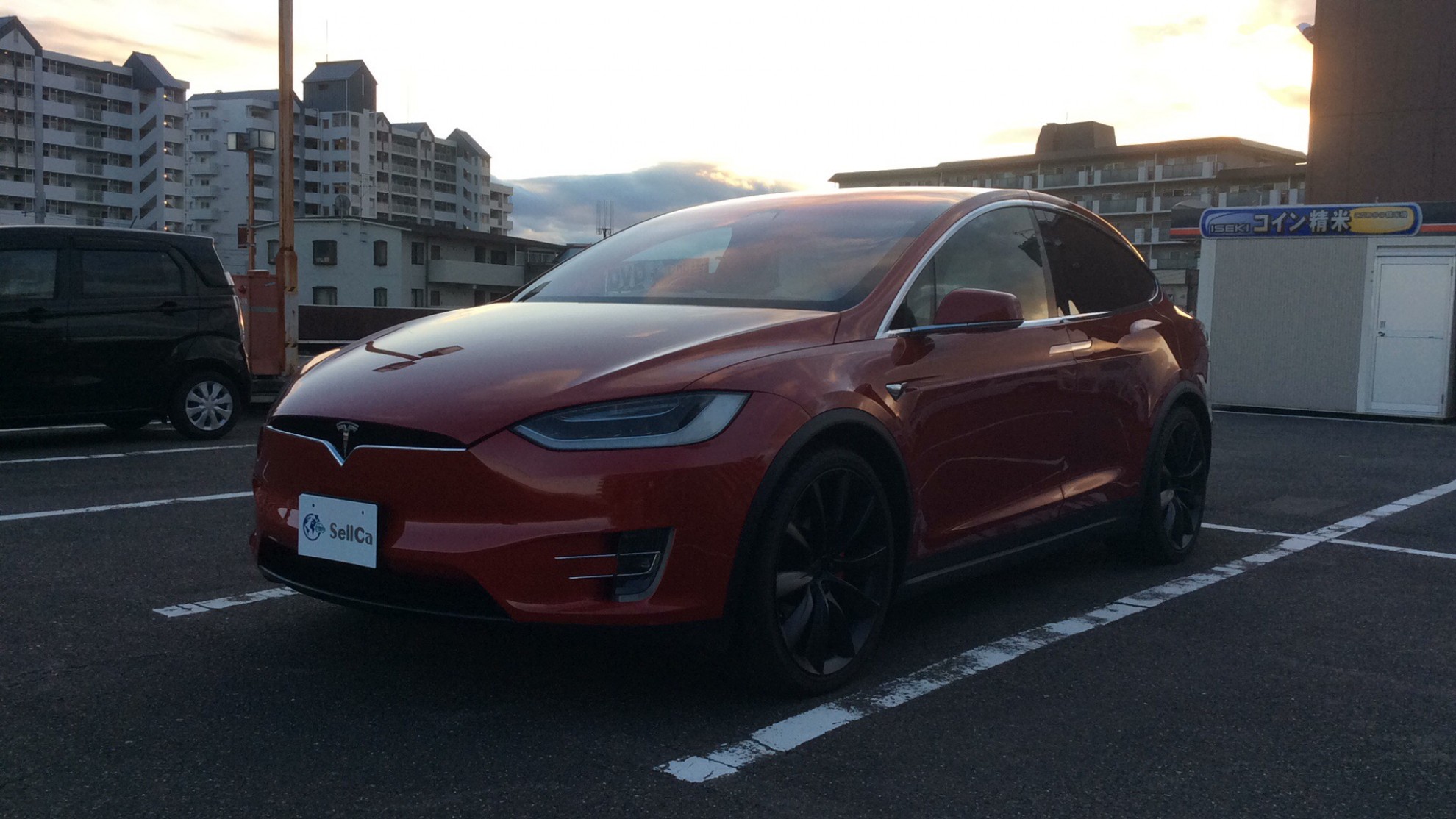 テスラ　モデルＸの車種サムネイル画像